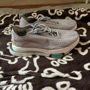 Nike Air Zoom Type
College Grey men’s 9.5